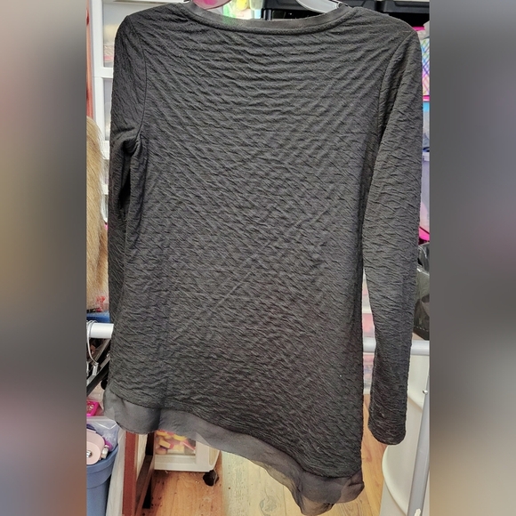 Simply Vera Wang Asymmetrical Sheer Hem Black Long Sleeve Top XS - Picture 2 of 9